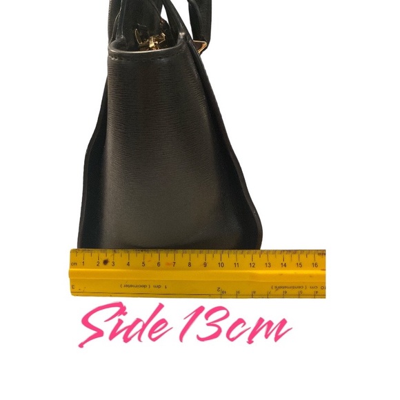 Charles & Keith Shoulder bag - Picture 9 of 10